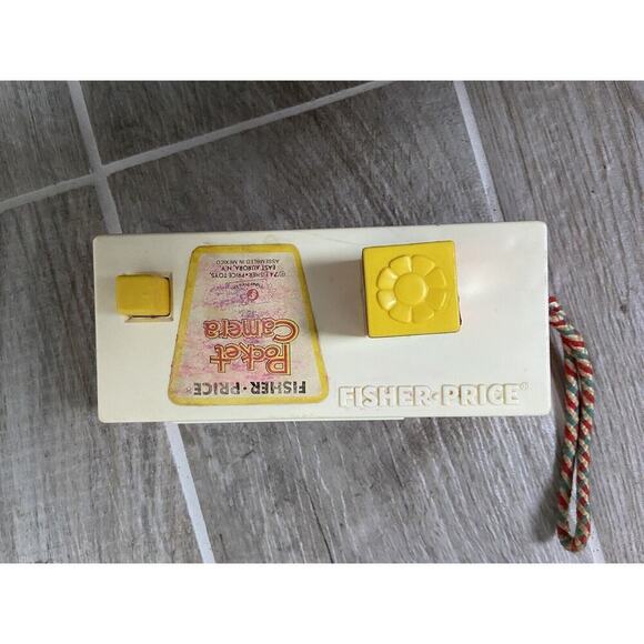 Fisher Price Toy Pocket Camera Vintage 1974 A Trip To The Zoo - Picture 1 of 6